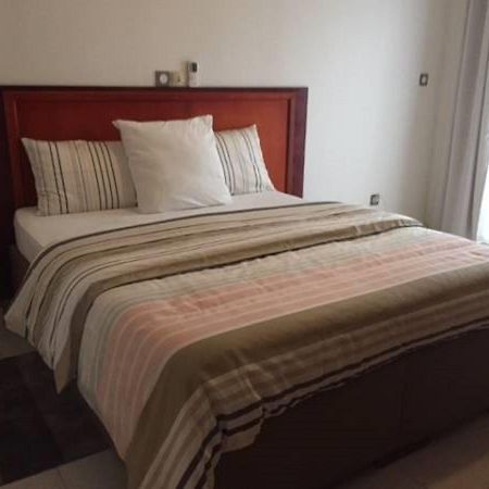 Le Buffle Noir Appart D'Hotes Douala Eksteriør bilde