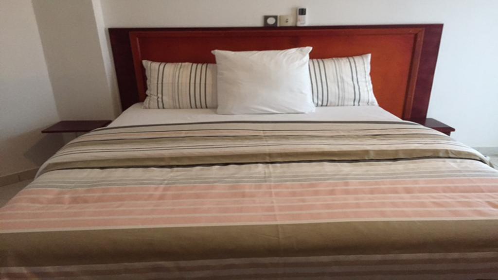 Le Buffle Noir Appart D'Hotes Douala Eksteriør bilde