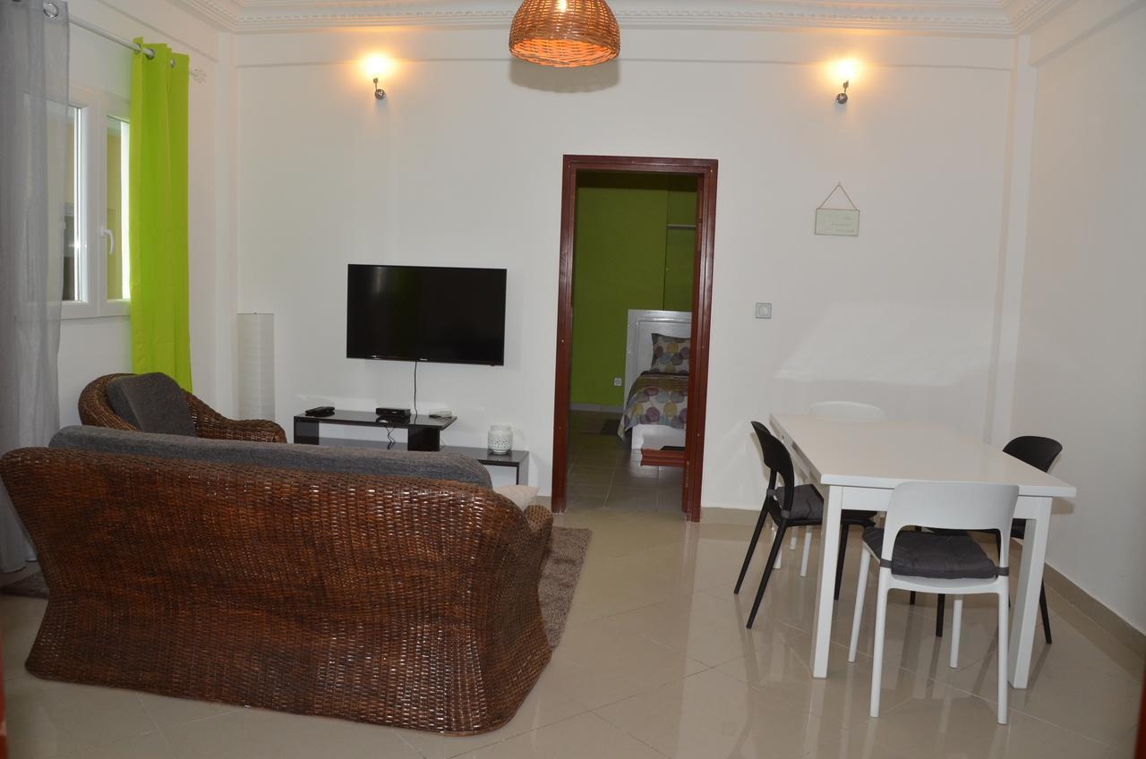 Le Buffle Noir Appart D'Hotes Douala Eksteriør bilde