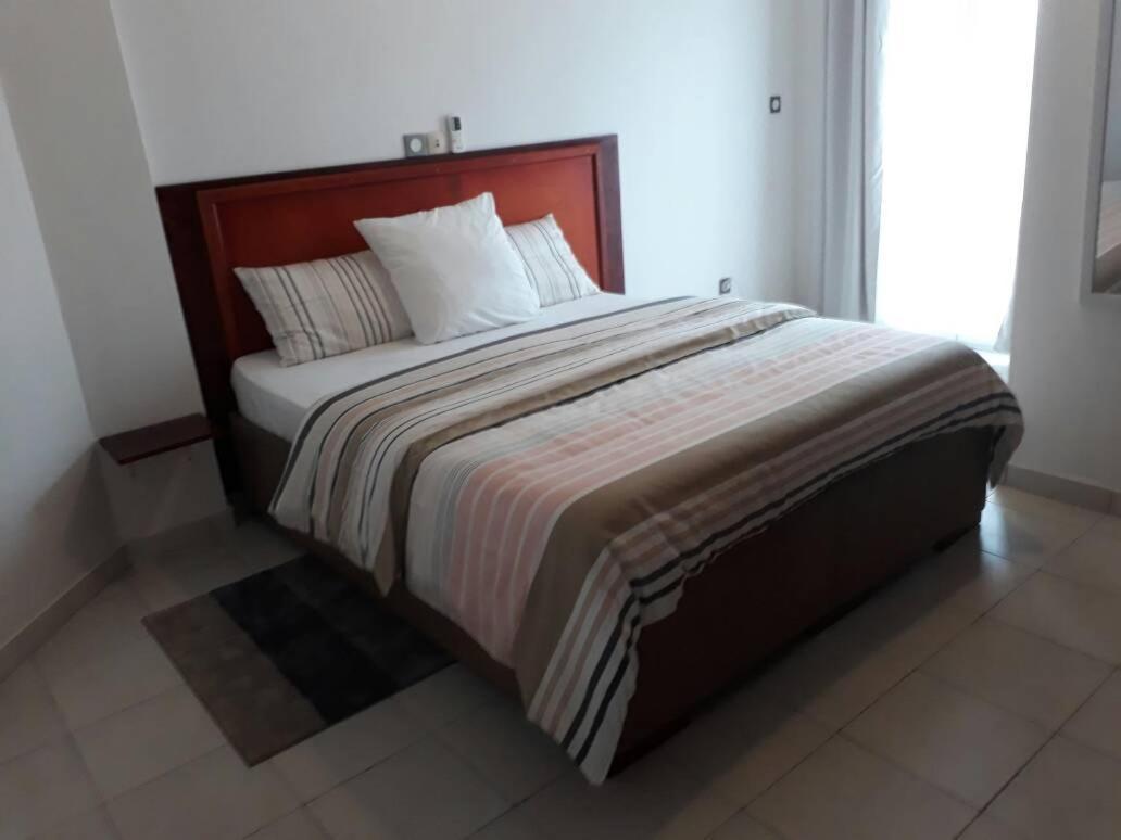 Le Buffle Noir Appart D'Hotes Douala Eksteriør bilde